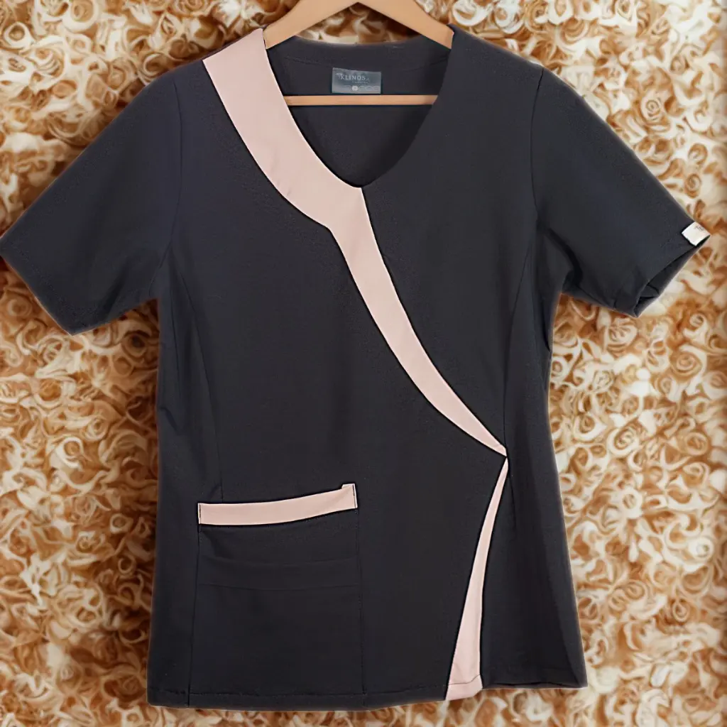 Blusa Antifluidos Milán color negro.webp