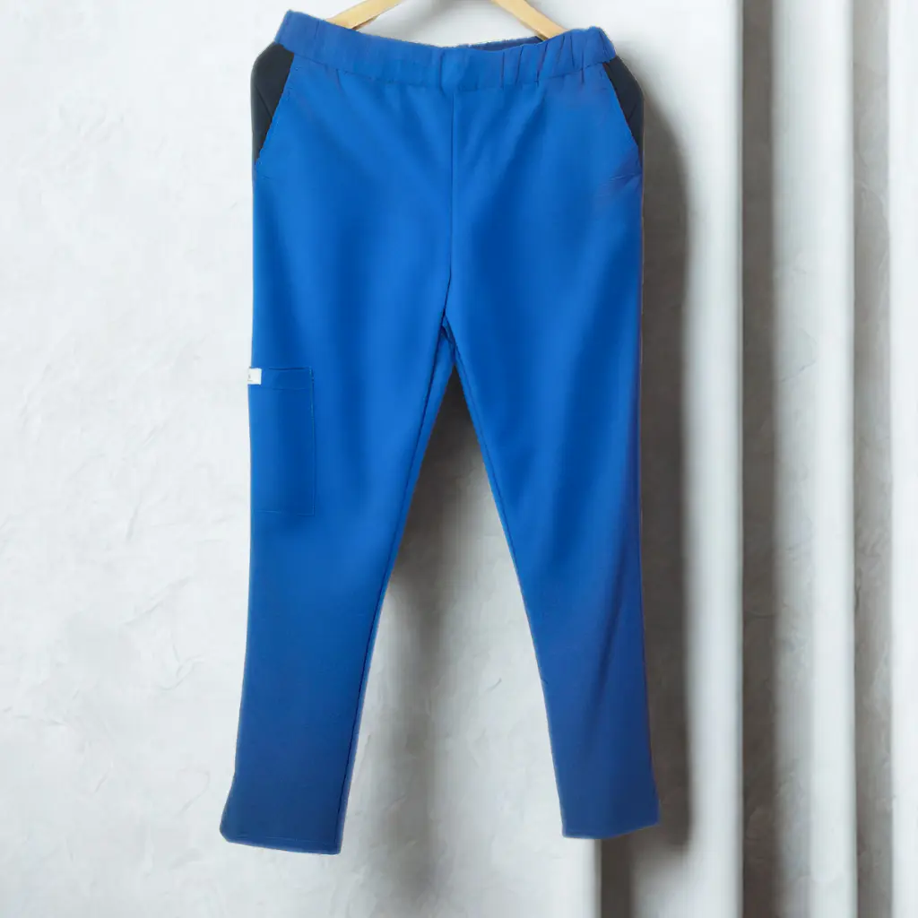 Pantalón scrubs Antifluido Milán en color Azul Reycolor .webp