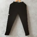 Pantalón scrubs antifluido Múnich en color negro.webp