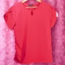 Blusa Antifluido Praga en color Rojo.webp